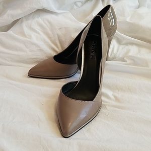 Kenneth Cole Reaction Bee Day Leather Pump